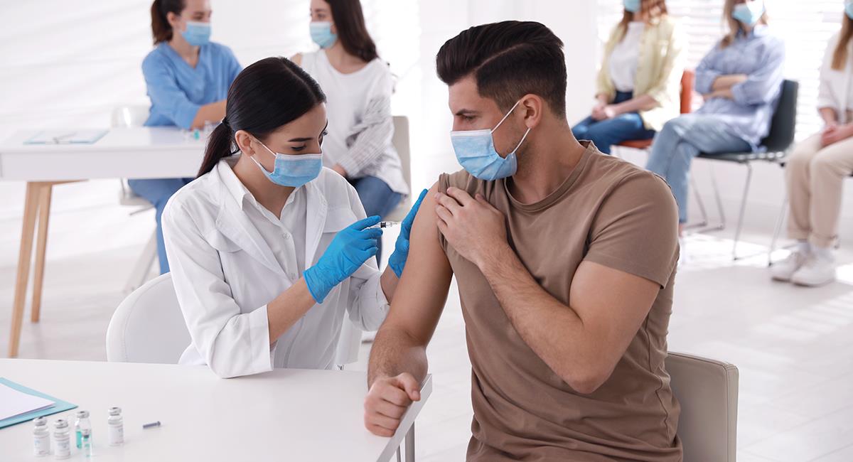 2 vacunas no serían efectivas contra la ómicron, según un estudio. Foto: Shutterstock