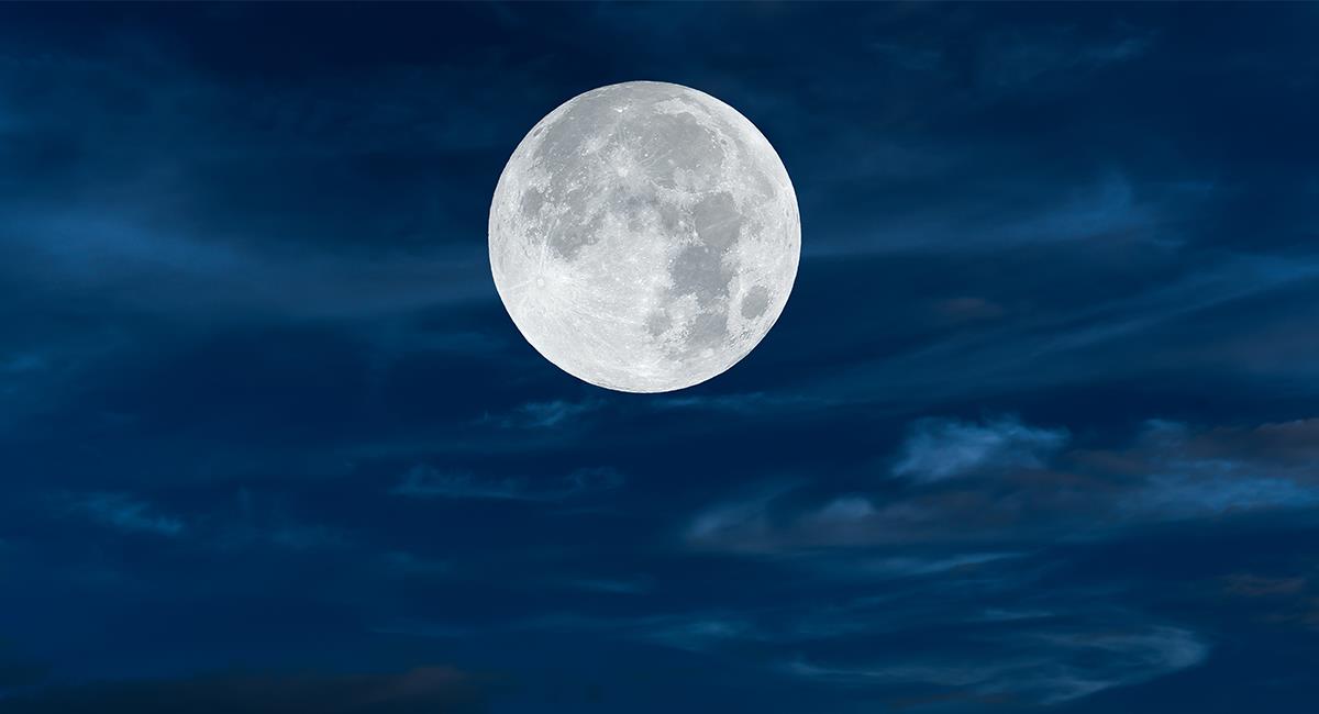 Ritual para renovar energías en la última Luna llena del 2021. Foto: Shutterstock