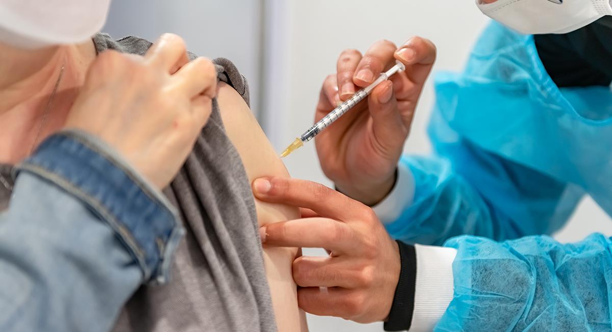 Solo la mitad de países lograrán la meta de vacunación del 40%, según la OMS. Foto: Shutterstock