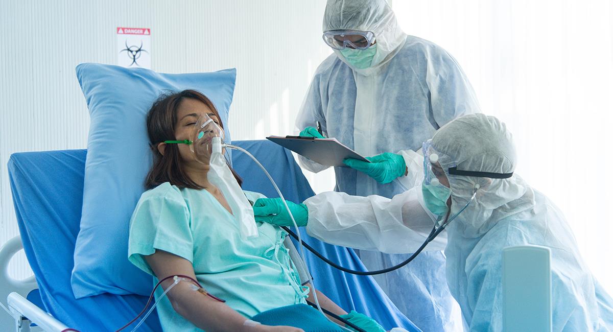 Estudio: tratamiento combinado podría reducir la mortalidad por COVID-19. Foto: Shutterstock
