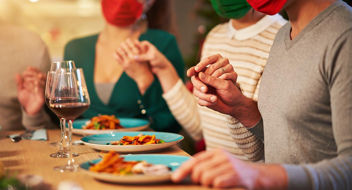 Cena de Navidad: poderosa oración para bendecir los alimentos en la mesa. Foto: Shutterstock