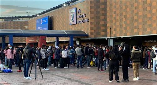 Usuarios reportan caos en terminales de transporte de Bogotá