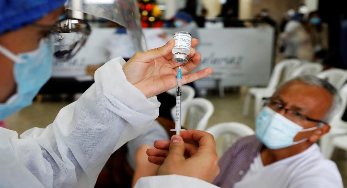 Puntos de vacunación COVID en Bogotá. Foto: EFE