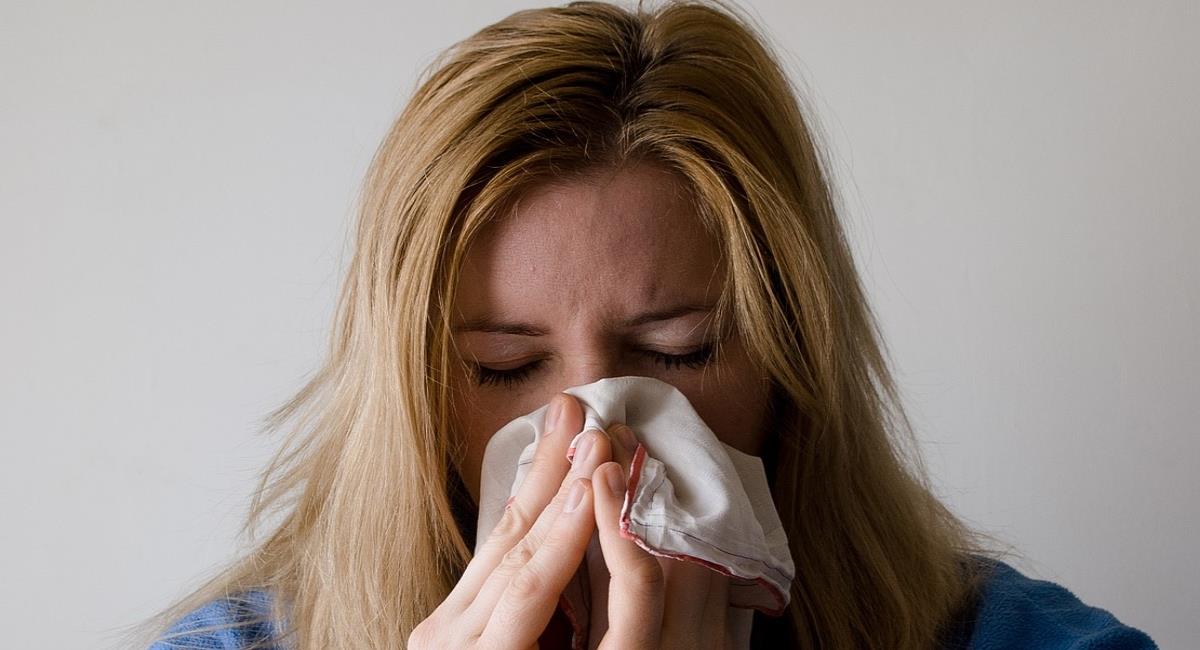 Cómo diferenciar síntomas de ómicron y una gripa común. Foto: Pixabay