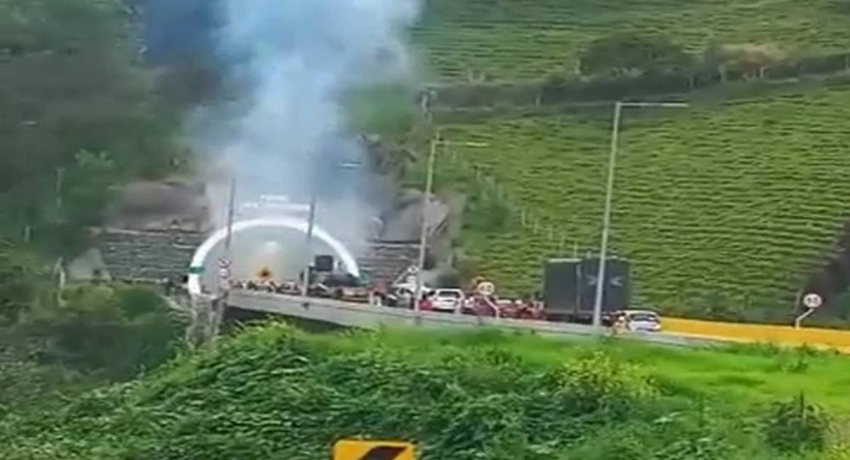 Accidente de tránsito en el túnel Los Venados, trayecto de la vía de La Línea. Foto: Twitter