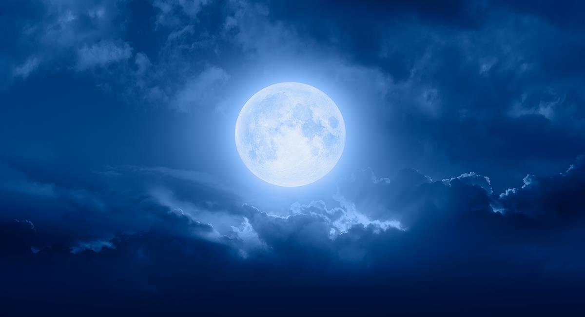 Haz estos 3 rituales en Luna llena para tener buena racha y amor en el 2022. Foto: Shutterstock