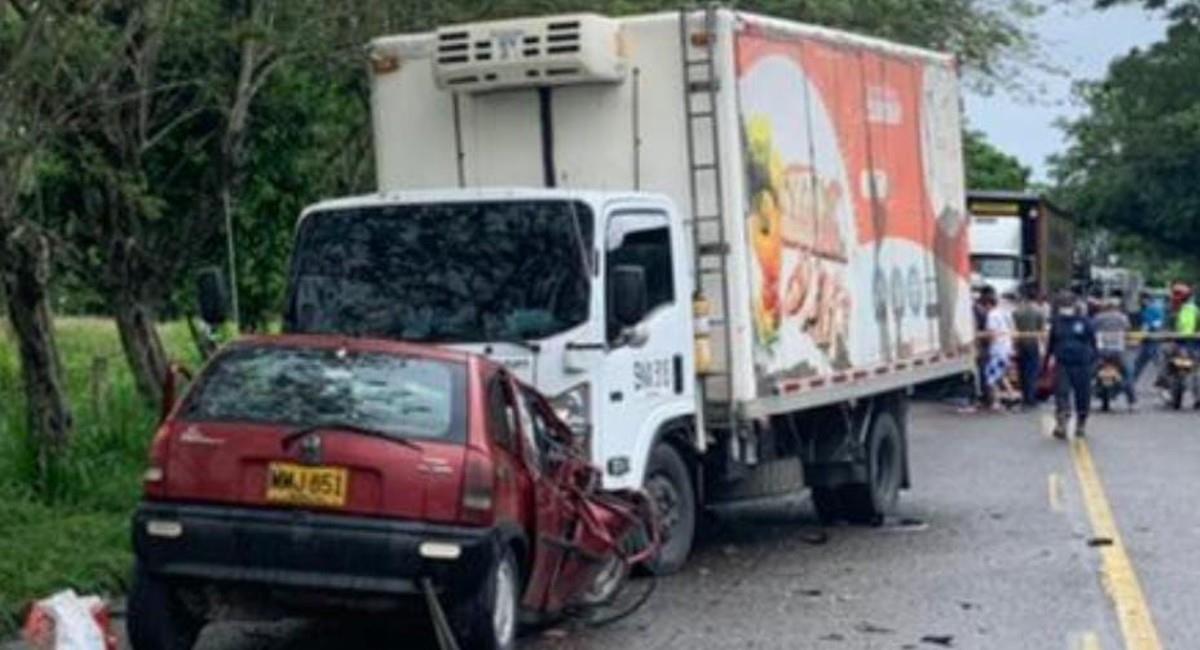 El accidente se reporto en la autopista que conduce de Bogotá a Medellín. Foto: Twitter @gaboperiodista1