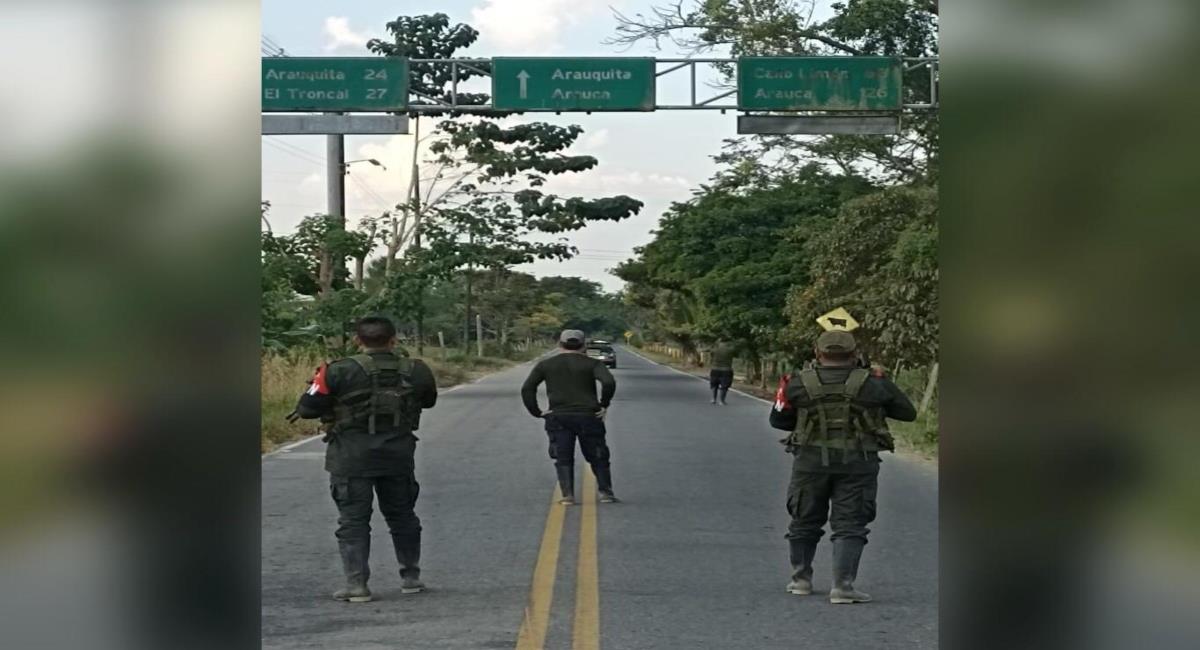 Imágenes de supuesto patrulla del ELN en Arauca. Foto: Twitter @AlvaroUribeVel