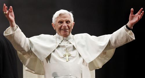 Benedicto XVI es acusado de no hacer nada frente casos de pedofilia