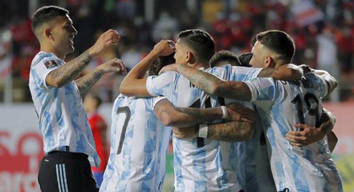 Argentina se enfrentó a Chile por la fecha 15 de Eliminatorias. Foto: EFE