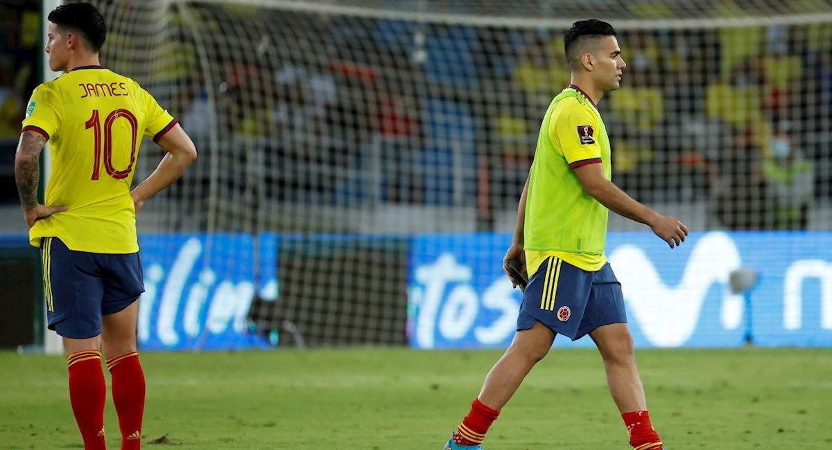 Polémica en el final del partido entre Colombia y Perú. Foto: EFE