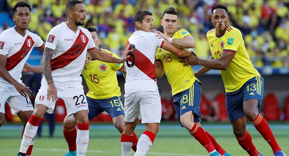 Yerry Mina será la primera baja de Colombia ante Argentina. Foto: EFE