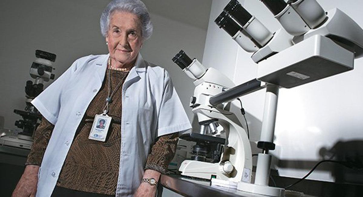 Ángela Restrepo fue una de las más reconocidas científicas colombianas en el mundo. Foto: Twitter @JuanMAnayaC