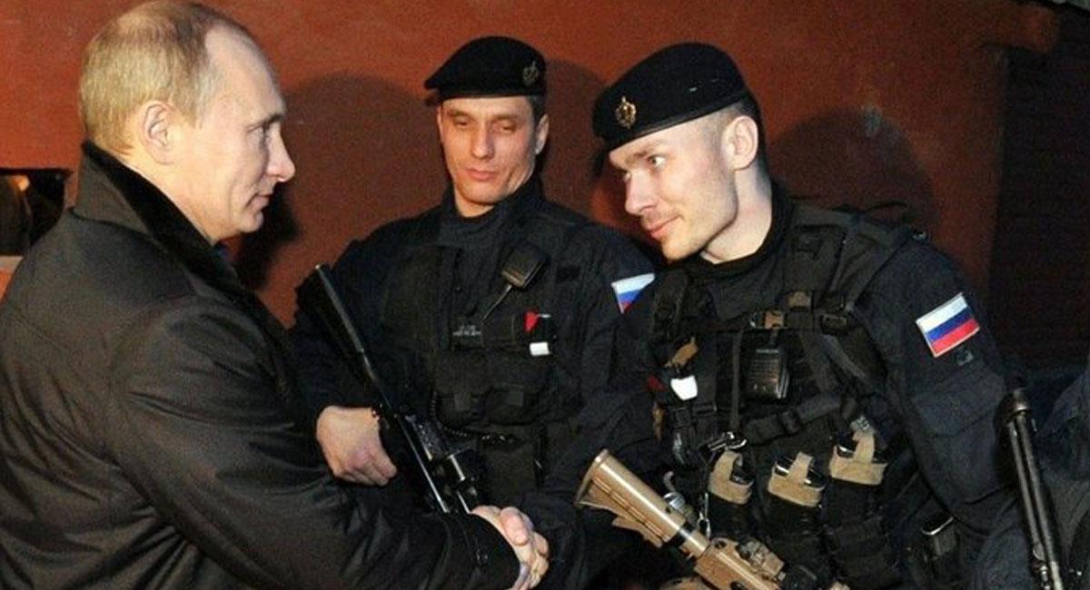 El presidente ruso, Vladimir Putin pasa revista a diferentes fuerzas de su poderoso Ejército. Foto: Twitter @5thSu
