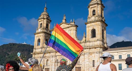 ONG entregó informe sobre la comunidad LGBT víctima de conflicto a la JEP 