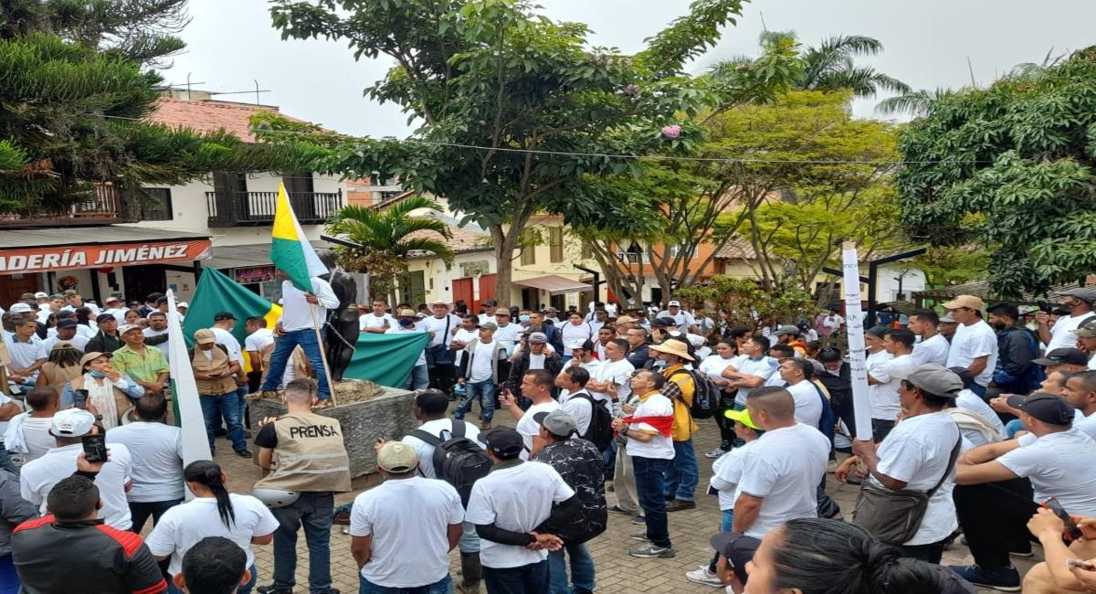 Protestas en Buriticá. Foto: Twitter @Lecuento_