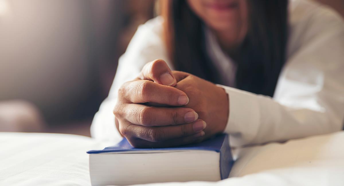 Poderosa oración para hacer peticiones en tiempos difíciles. Foto: Shutterstock