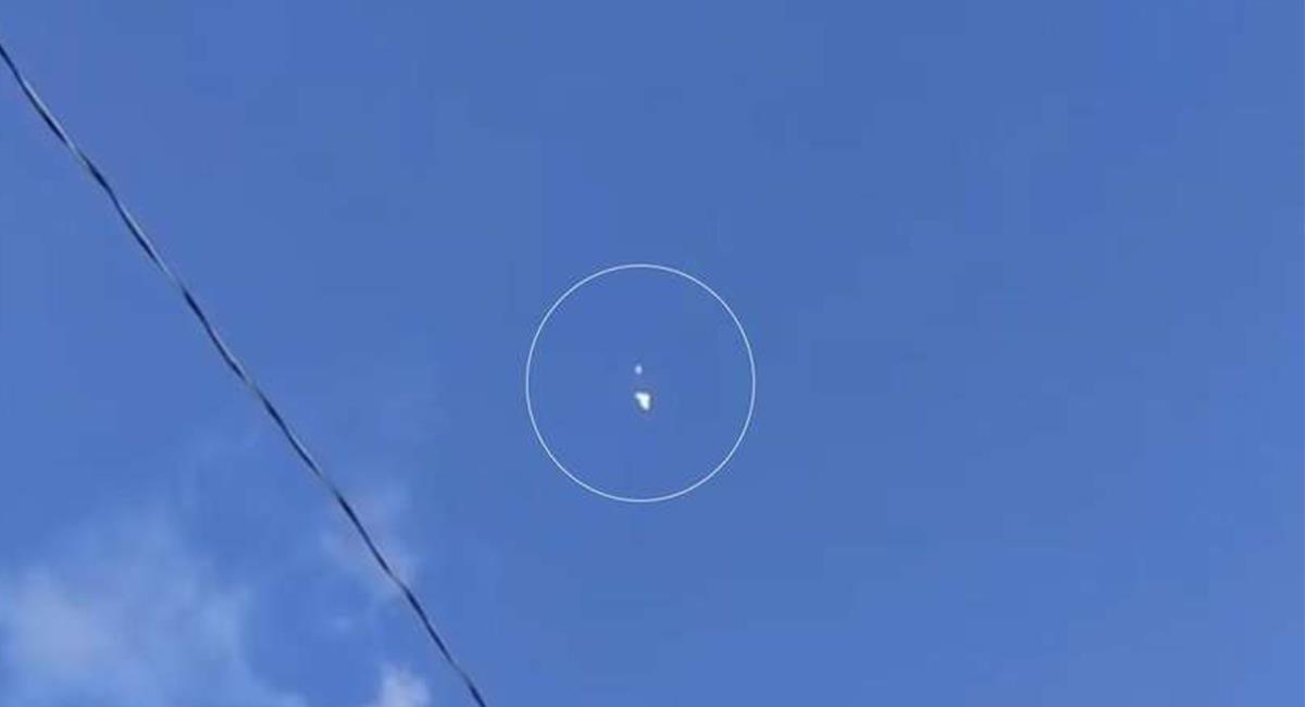 No se trató de ningún "OVNI", era un globo que fue lanzado como un bonito "gesto" al cielo. Foto: Instagram