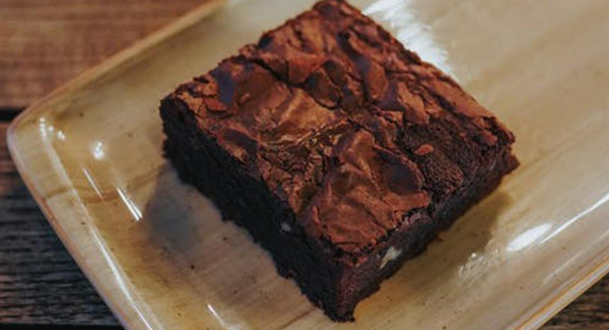 El brownie de plátano es una opción saludable, que sustituye harinas y grasas de la versión original. Foto: Pixabay
