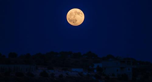 3 cosas interesantes que deberías saber de la Luna de Gusano 