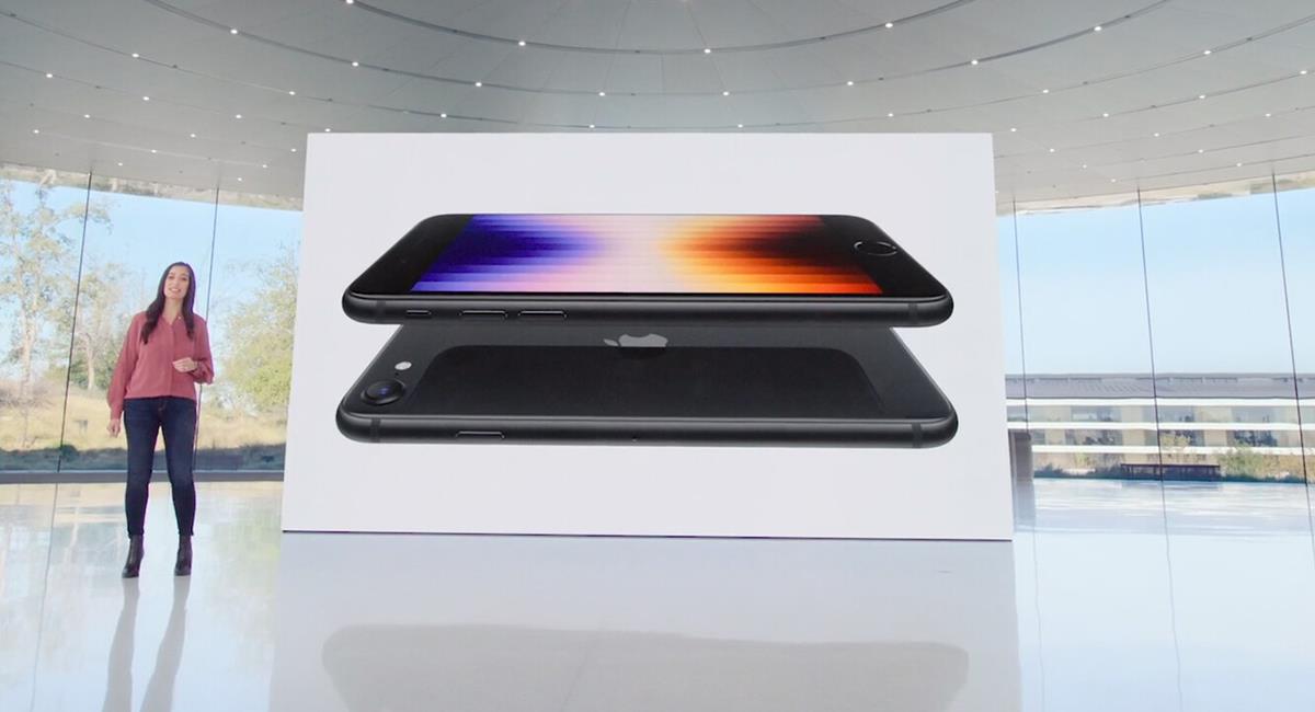 El nuevo iPhone SE costará poco más de 3 millones de pesos, en su mejor almacenamiento. Foto: Twitter @Apple