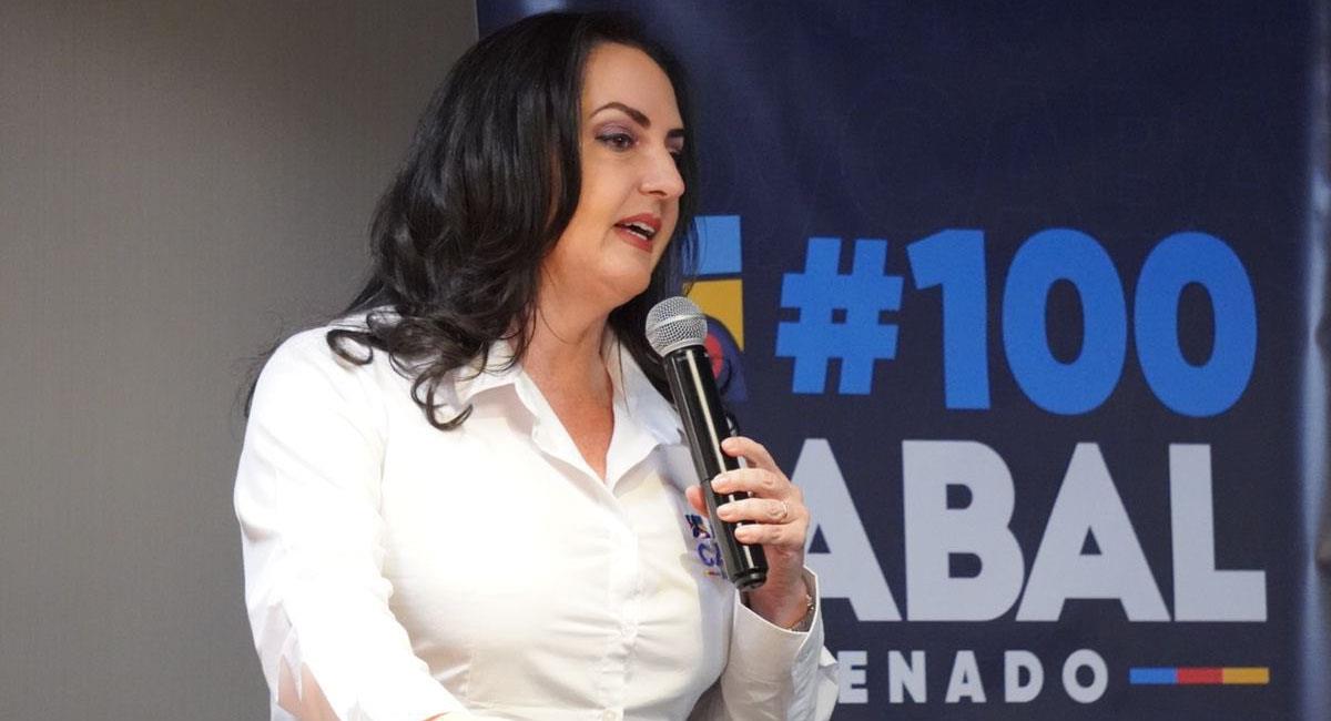 María Fernanda Cabal, senadora vallecaucana, es la principal figura femenina del partido Centro Democrático. Foto: Twitter @MariaFdaCabal