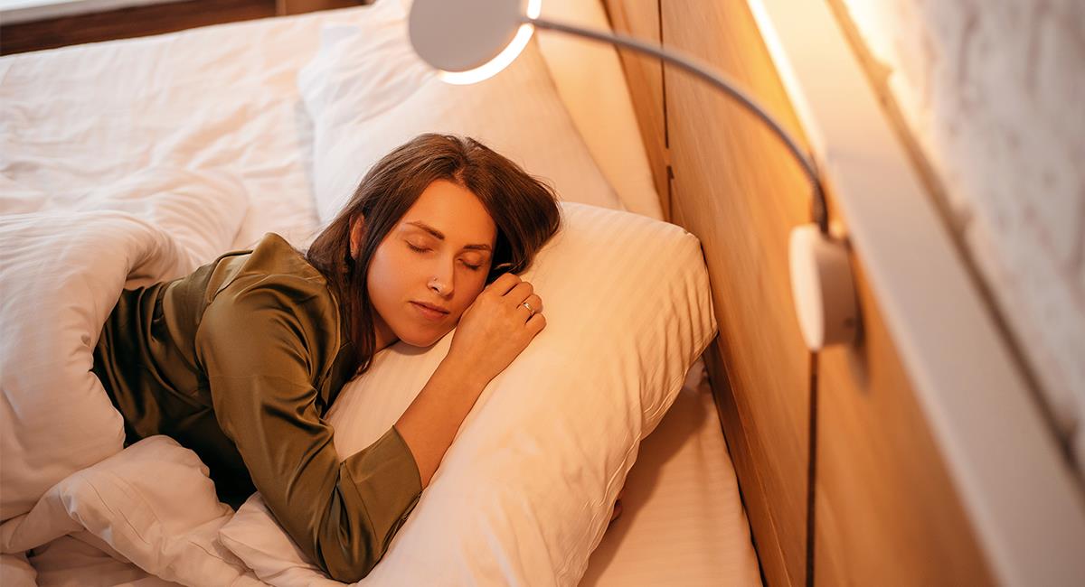 Dormir con la luz prendida o apagada: una de ellas es perjudicial para tu salud. Foto: Shutterstock