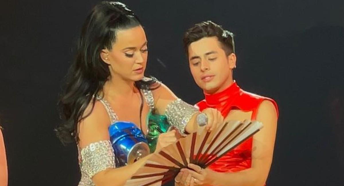 Javier Ramírez en el escenario con Katy Perry. Foto: Instagram @javierramireze