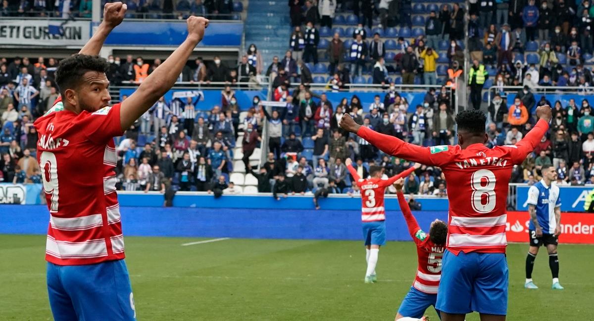 Granada venció al Alavés con gol de Luis Suárez. Foto: EFE