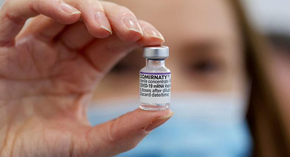 Varios países aplican cuarta dosis de vacuna contra la COVID-19 en determinados grupos poblacionales. Foto: Twitter @2030Brc
