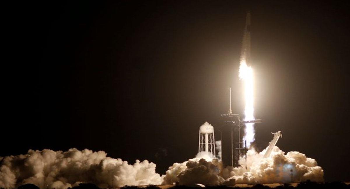 Los cohetes Soyuz y los de Space X de Elon Musk mantienen viva la carrera espacial. Foto: Twitter @ScyGuySpace