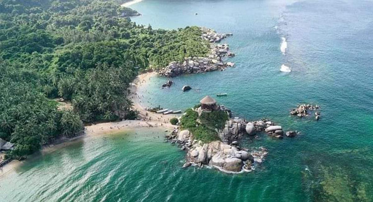 Descubre la única playa de Colombia, en la que te puedes bañar sin ropa. Foto: Twitter @josejorge13co