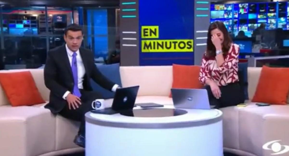 Juan Diego Alvira puso a reír a Alejandra Giraldo en 'Noticias Caracol'. Foto: Twitter