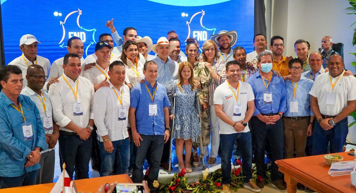 Iván Duque Márquez reunido con los gobernadores de los departamentos colombianos en Tolú, Sucre. Foto: Twitter @orlandobenitezm