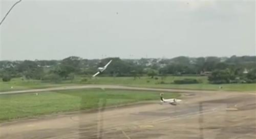 Video registra angustioso momento del accidente de un avión DC-3 de la Policía en Villavicencio