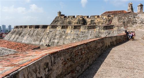 Extranjeros pintaron grafiti en el Castillo de San Felipe en Cartagena