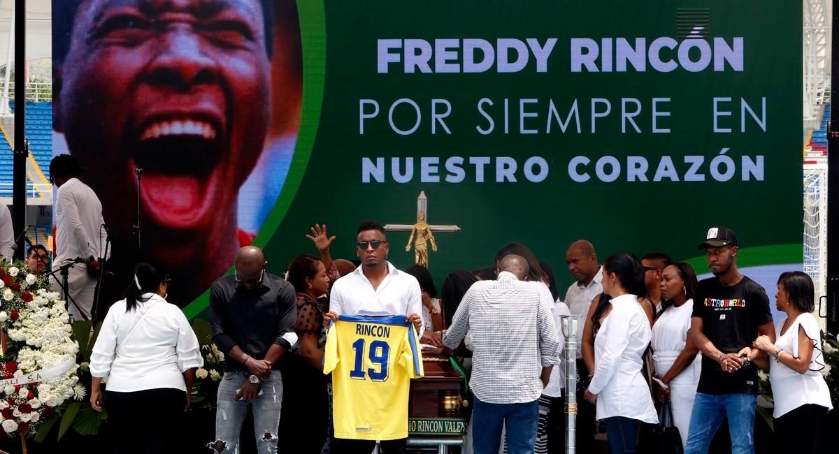 Freddy Rincón recibió un sentido homenaje en el Pascual Guerrero. Foto: EFE
