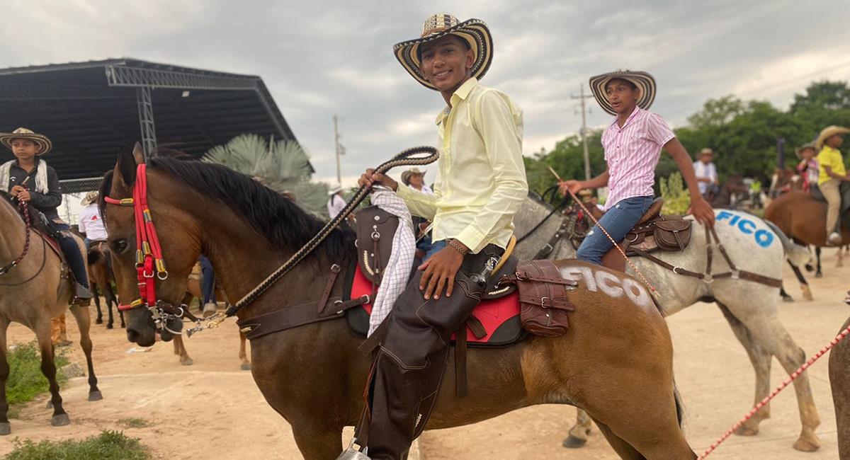 Denuncian uso de caballos en la campaña del candidato Federico Gutiérrez. Foto: Facebook Fico Pe