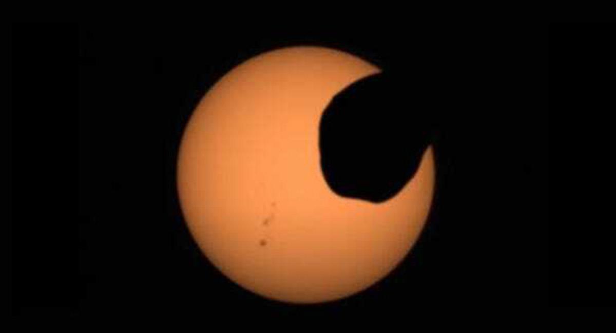 El Perseverance compartió "la hazaña" de captar en buena resolución un eclipse en Marte. Foto: Twitter @NASA