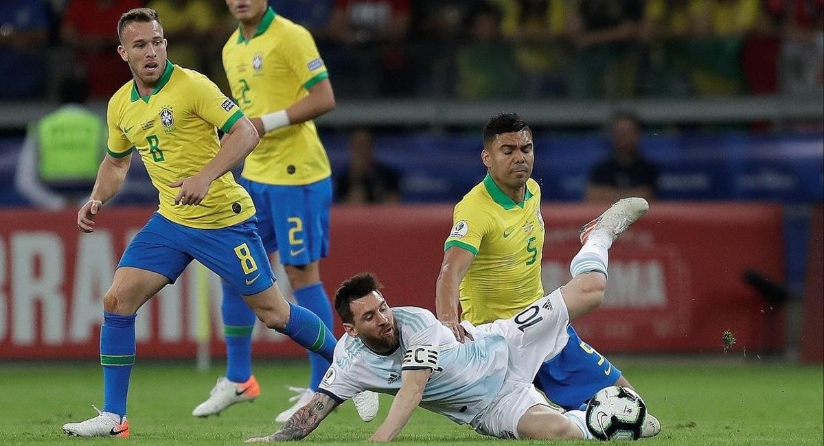 FIFA confirmó que el Brasil vs Argentina se jugará el 22 de septiembre. Foto: EFE
