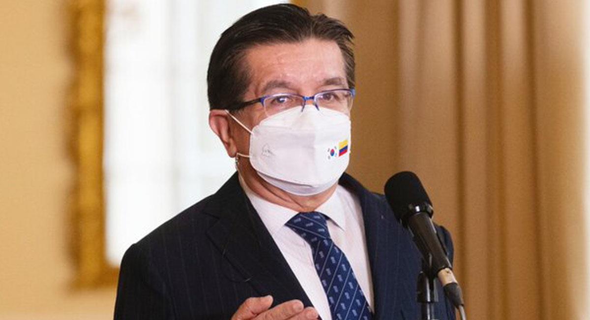 El ministro de Salud, Fernando Ruiz Gómez anunció nuevas medidas frente a la COVID-19 en Colombia. Foto: Twitter @6AMCaracol