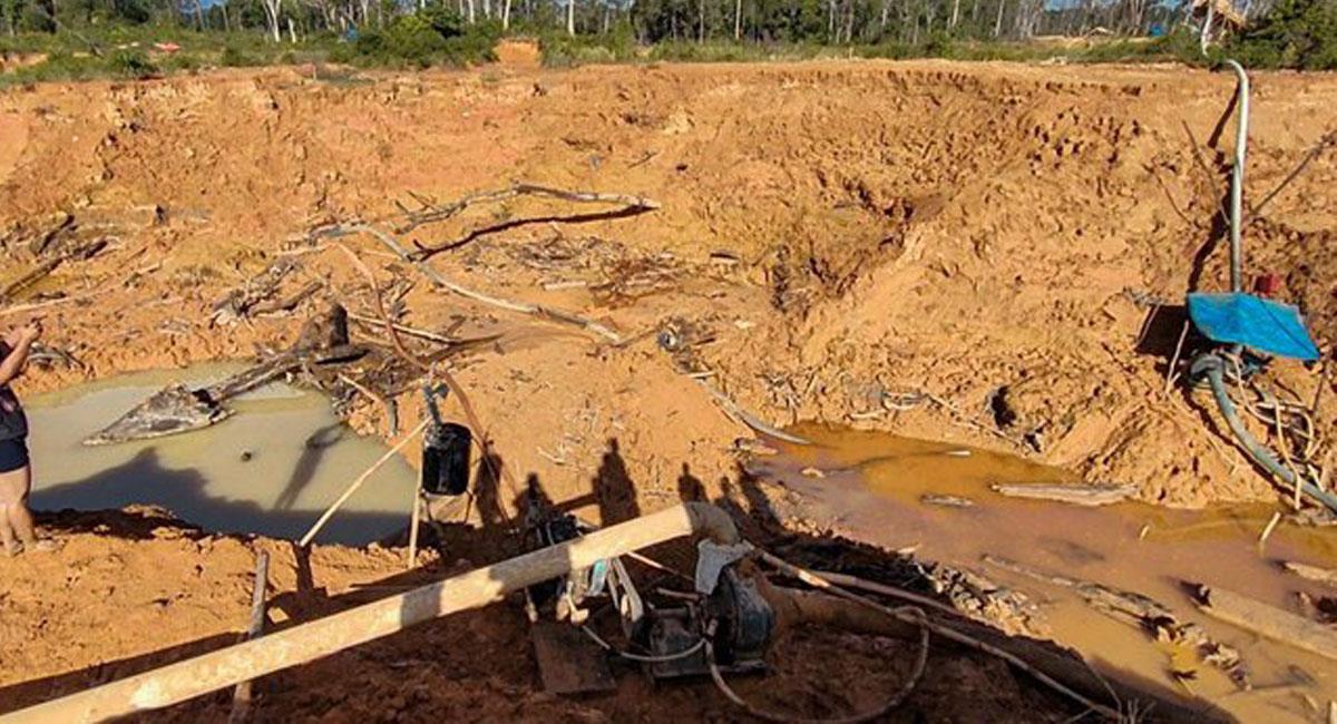 Las minas de oro abandonadas en Indonesia suelen ser 'escarbadas' por habitantes del país. Foto: Twitter @NuevaRioja