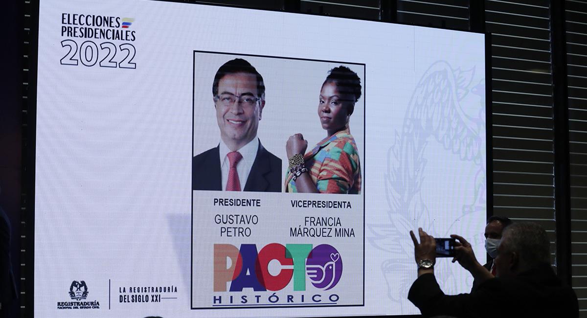Tarjeton electoral Gustavo Petro y Francia Márquez. Foto: EFE