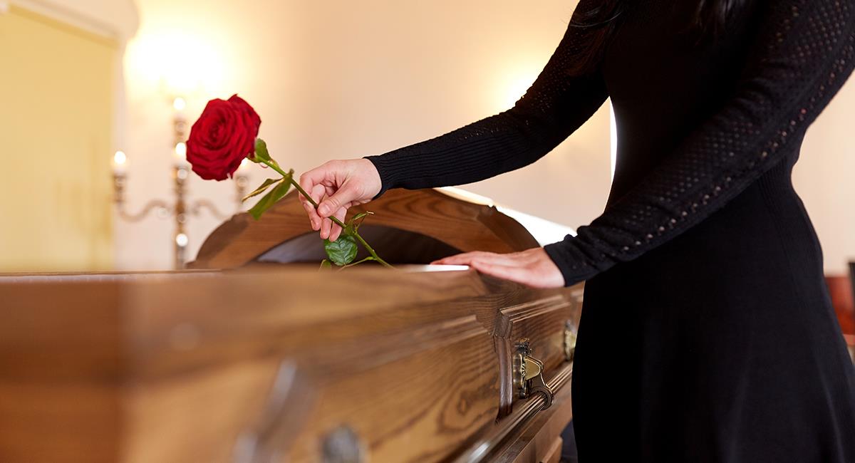 Reglas que debes tener en cuenta al vestirte para un funeral. Foto: Shutterstock