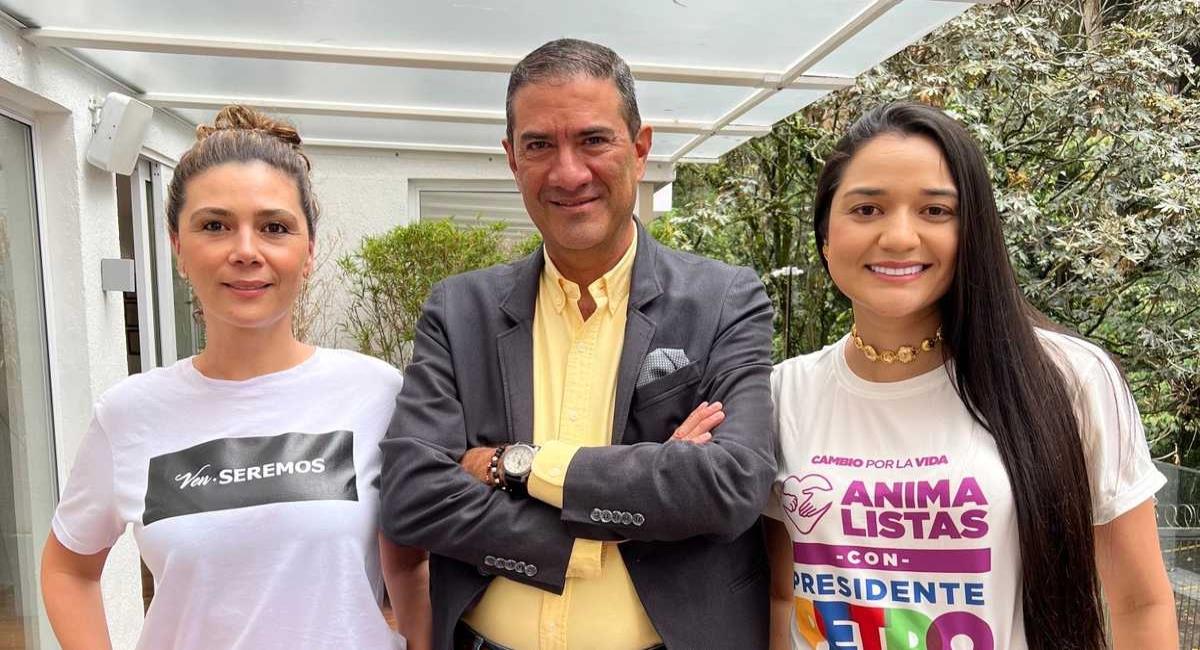 Tres funcionarios de la Alcaldía de Medellín se unen a campaña de Petro. Foto: Twitter @estebanrestre