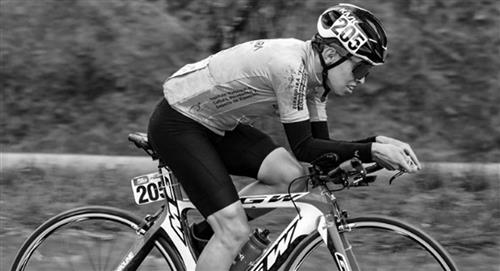Andrés Arévalo perdió la vida tras fuerte caída en la Vuelta de la Juventud