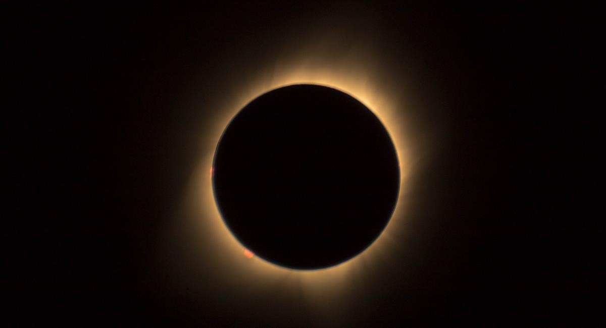 Puedes visualizar el eclipse después de las 10:00 de la noche del domingo. Foto: Pexels