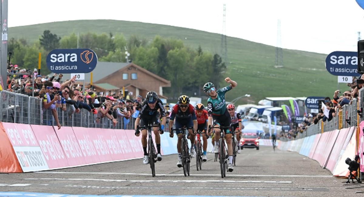 La etapa 9 con llegada en puerto de montaña se definió con un sprint. Foto: Twitter Giro d'Italia