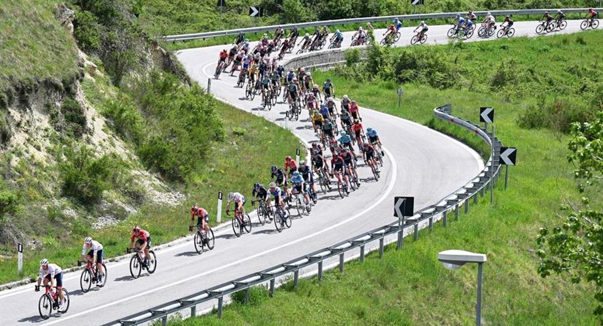 Así le fue a los ciclistas colombianos en la novena etapa del Giro. Foto: EFE