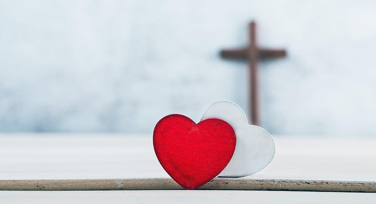 Reza esta poderosa oración para que el amor llegue a tu vida. Foto: Shutterstock